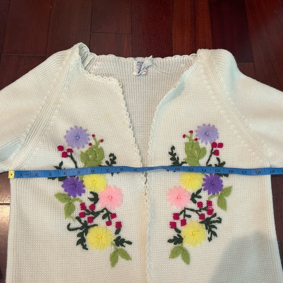 Vintage Sears Crewel Flower Cardigan 60s 70s Bright Cottage Granny Grandmacore - Picture 5 of 6